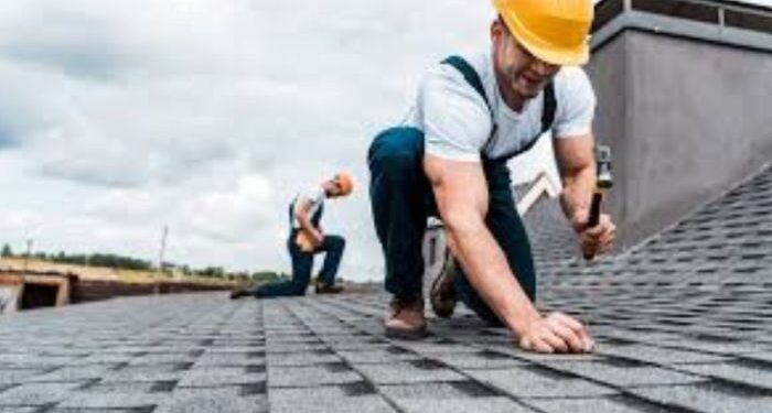 How to Choose the Right Professional Roofing Contractor - DecoratorAdvice